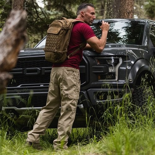 5.11 Tactical Pantolon’un Kaçkarlar’da taktik görevlerde kullanımını gösteren fotoğraf