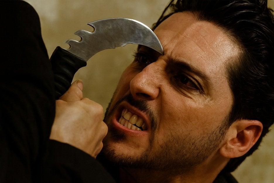 Taken filmindeki karambit prop bıçak