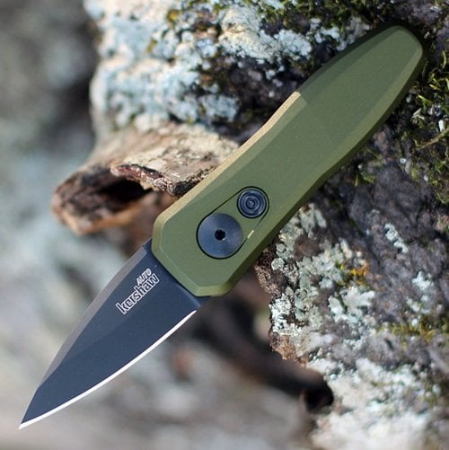 Kershaw Launch 4 Otomatik Çakı’nın hızlı açılma özelliğini gösteren fotoğraf