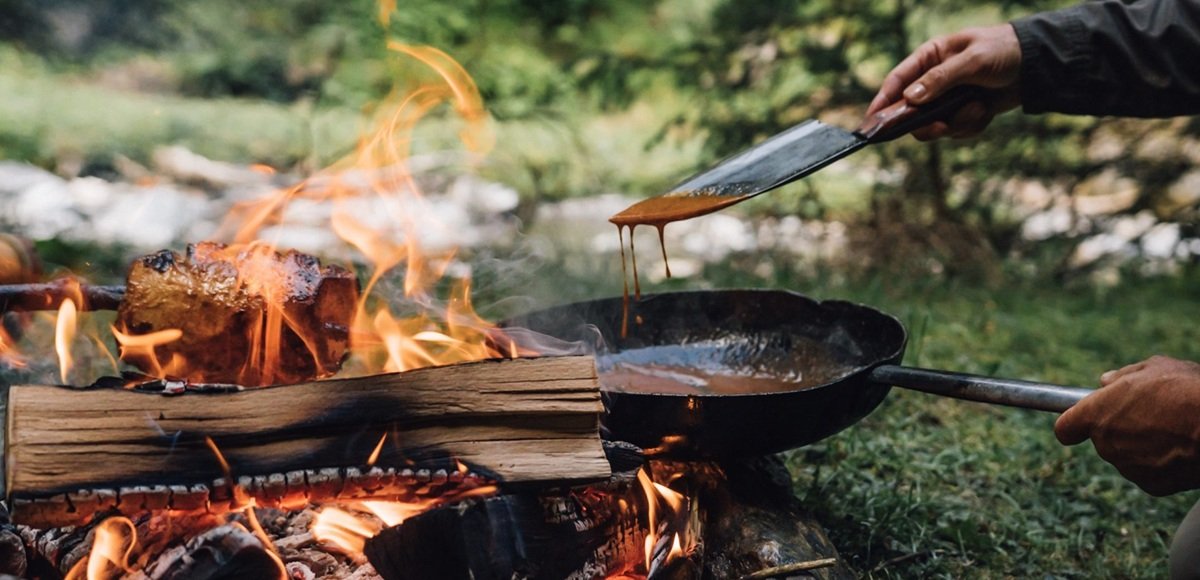 Kamp mutfağı tarifleri gösteren fotoğraf