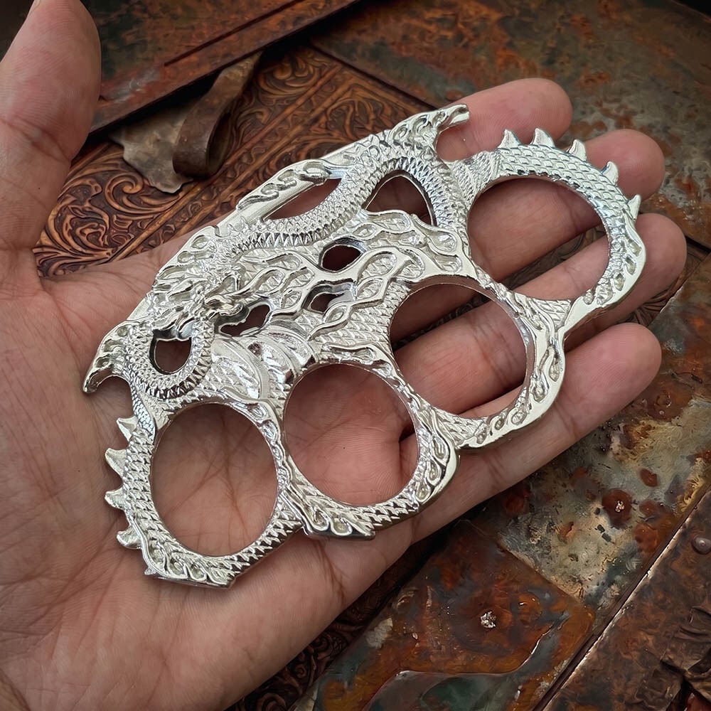 Metal Ejderha Muşta